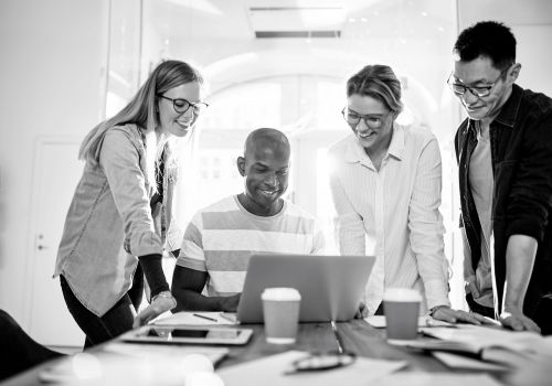 NGHIÊN CỨU CỦA DALE CARNEGIE CHỈ RA MỐI LIÊN HỆ GIỮA KỸ NĂNG LÃNH ĐẠO VÀ SỰ HÀI LÒNG TRONG CÔNG VIỆC