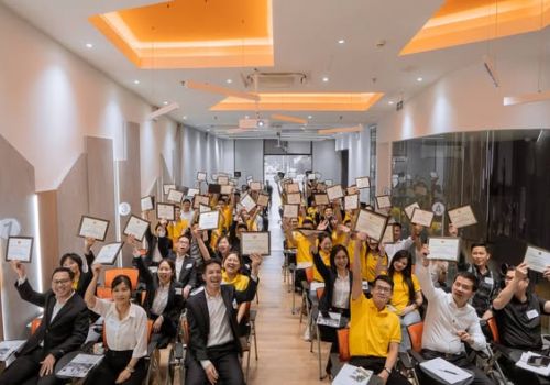 Bản lĩnh Người bán hàng chuyên nghiệp | Chương trình huấn luyện cùng đội ngũ Vietstarland